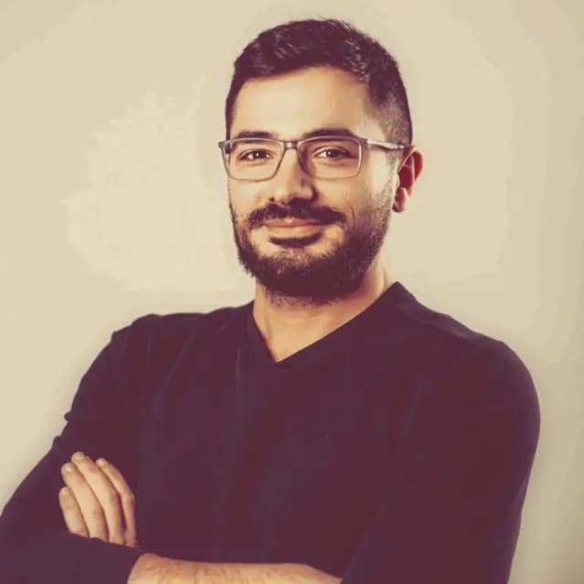 Profile picture of Feti Kamberi, a frontend developer